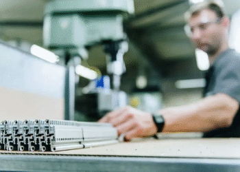 Wie Lohnfertigung in der Metallbearbeitung Ihre Produktionsziele effizient unterstützt